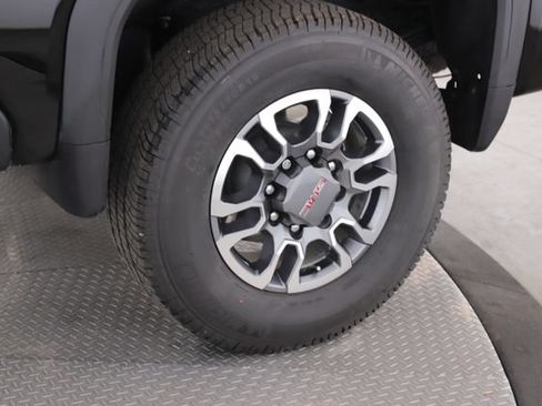 Used 2026 GMC Sierra 2500 SLE AWD/4WD image 14