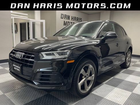 Used 2020 Audi Q5 2.0T Titanium Premium Plus w/ Premium Plus Package AWD/4WD image 1
