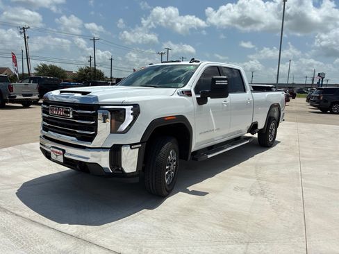 Used 2025 GMC Sierra 3500 SLE w/ SLE Convenience Package AWD/4WD image 3