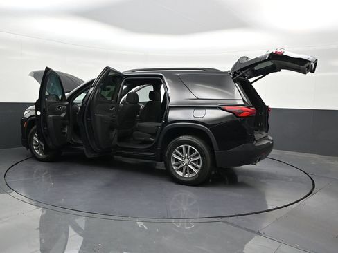 Used 2023 Chevrolet Traverse LT FWD image 32