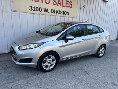 Used 2015 Ford Fiesta SE image 8