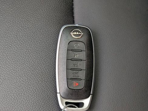 Certified 2024 Nissan Rogue SL w/ SL Premium Package image 30