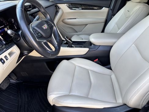 Used 2017 Cadillac XT5 FWD image 13
