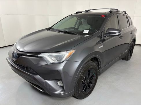 Used 2016 Toyota RAV4 XLE image 4