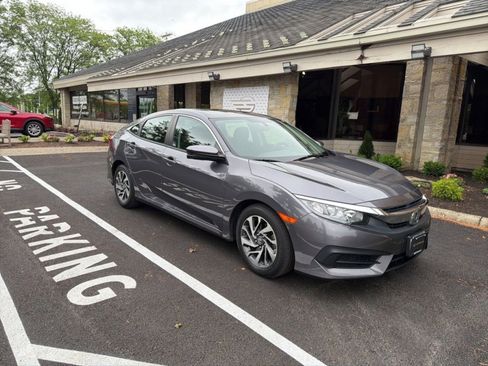 Used 2018 Honda Civic EX image 10