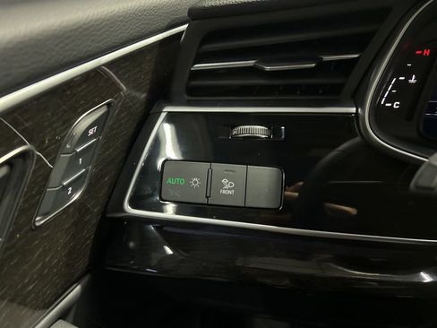 Used 2025 Audi Q7 3.0T Premium w/ Convenience Package image 43