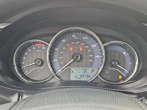Used 2015 Toyota Corolla LE FWD image 23