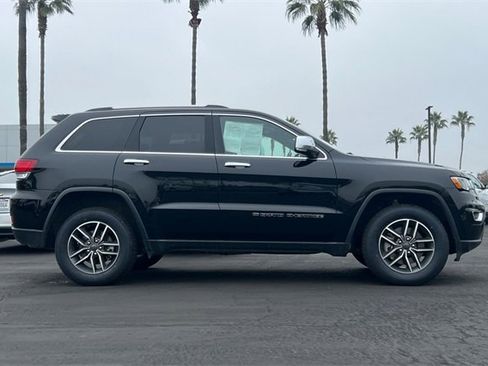 Used 2022 Jeep Grand Cherokee Limited image 3