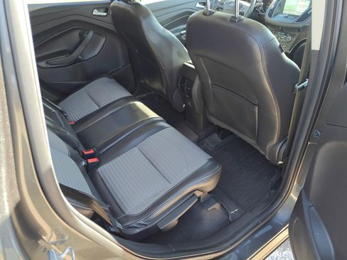 Used 2018 Ford Escape SE w/ SE Sport Appearance Package image 15