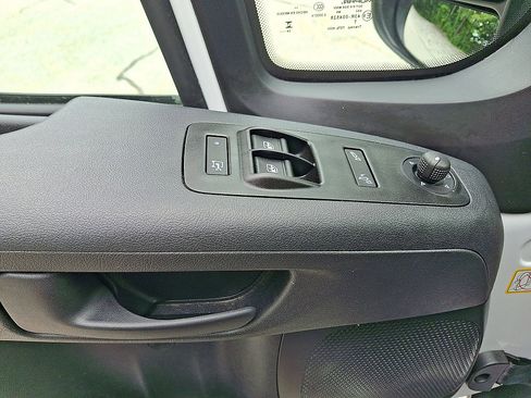 Used 2026 RAM ProMaster 2500 w/ Convenience Group FWD image 10