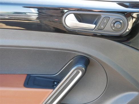 Used 2017 Volkswagen Beetle 1.8T Classic image 15