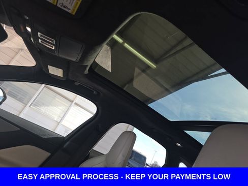 Used 2020 Jaguar F-PACE SVR image 17