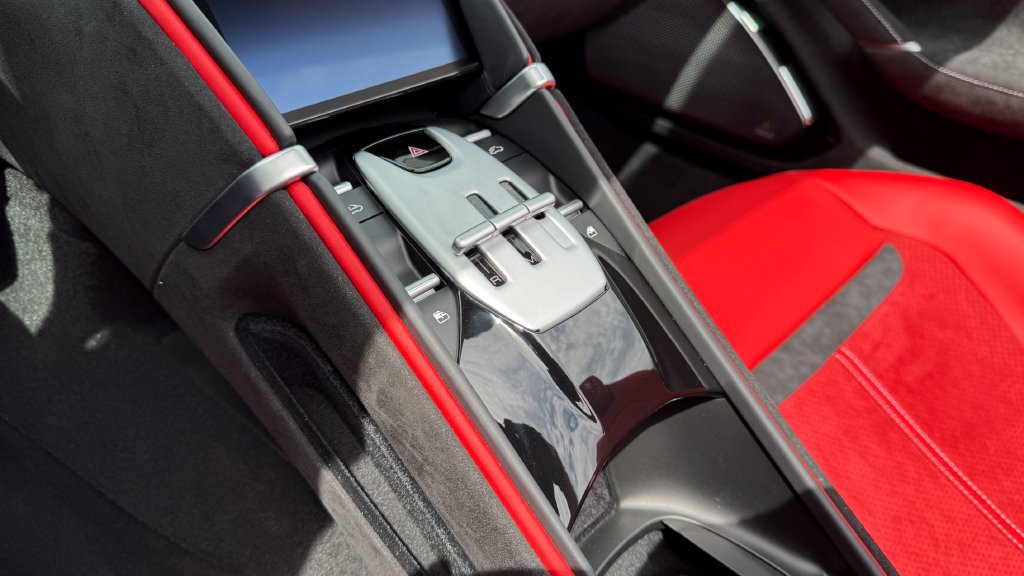 Used 2026 Ferrari Roma Spider RWD image 29