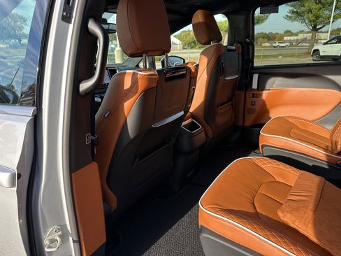 New 2026 Chrysler Pacifica Pinnacle w/ Trailer Tow Group image 46