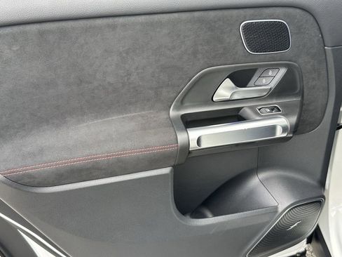 Certified 2025 Mercedes-Benz GLB 250 image 24
