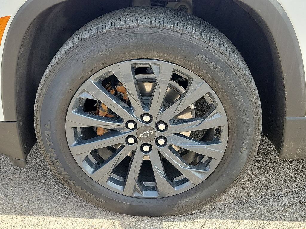 Used 2023 Chevrolet Traverse RS FWD image 17