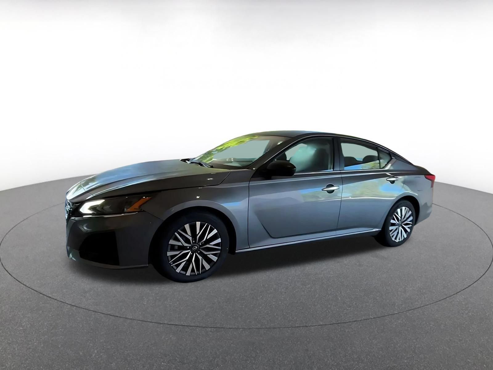 Used 2025 Nissan Altima 2.5 SV FWD image 6