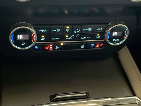 Used 2020 Ford Expedition Max XLT w/ Equipment Group 202A image 19