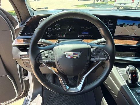 Used 2021 Cadillac Escalade ESV Sport Platinum AWD/4WD image 23