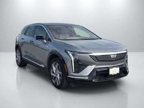 Used 2026 Cadillac Optiq Luxury 1 RWD image 3