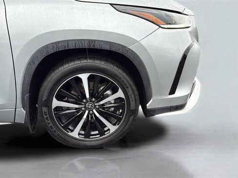 Used 2022 Toyota Highlander XSE image 24