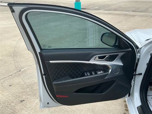 Used 2019 Genesis G70 2.0T Advanced w/ Sport Package image 29