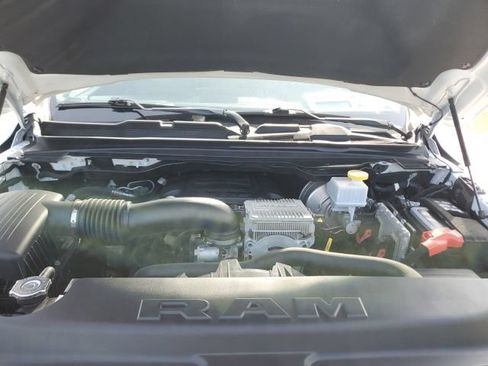 Used 2022 RAM 1500 Laramie AWD/4WD image 11