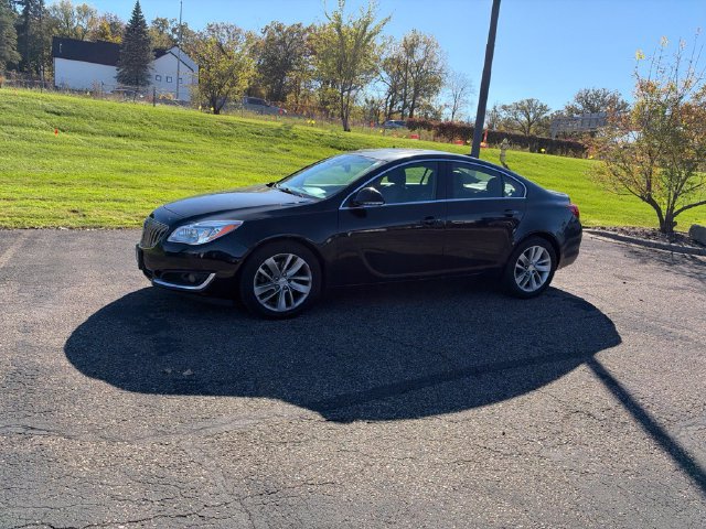 Used 2017 Buick Regal Premium w/ Driver Confidence Package #2 FWD image 4