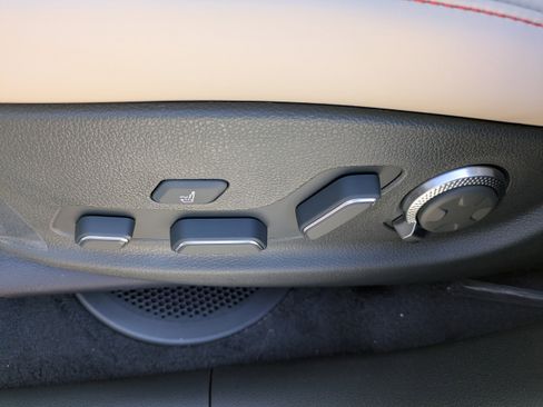 New 2025 Genesis GV80 3.5T e-SC AWD/4WD image 18