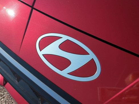 Used 2025 Hyundai Elantra SEL FWD image 13