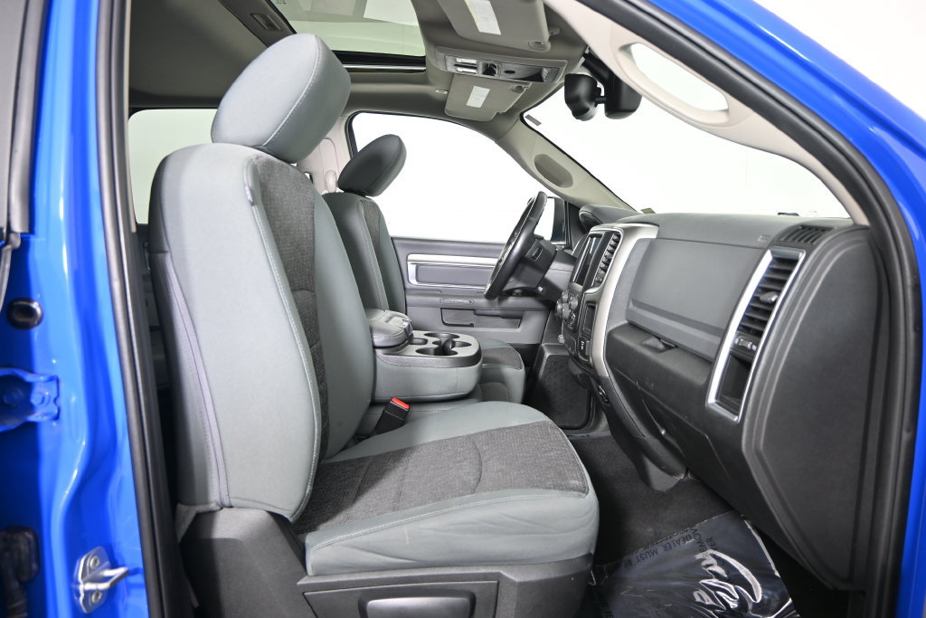 Used 2018 RAM 1500 SLT AWD/4WD image 15