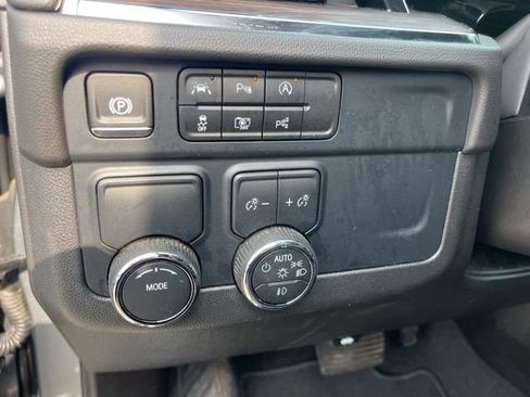 Used 2025 Chevrolet Tahoe Premier RWD image 19