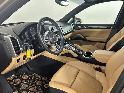 Used 2016 Porsche Cayenne AWD/4WD image 4