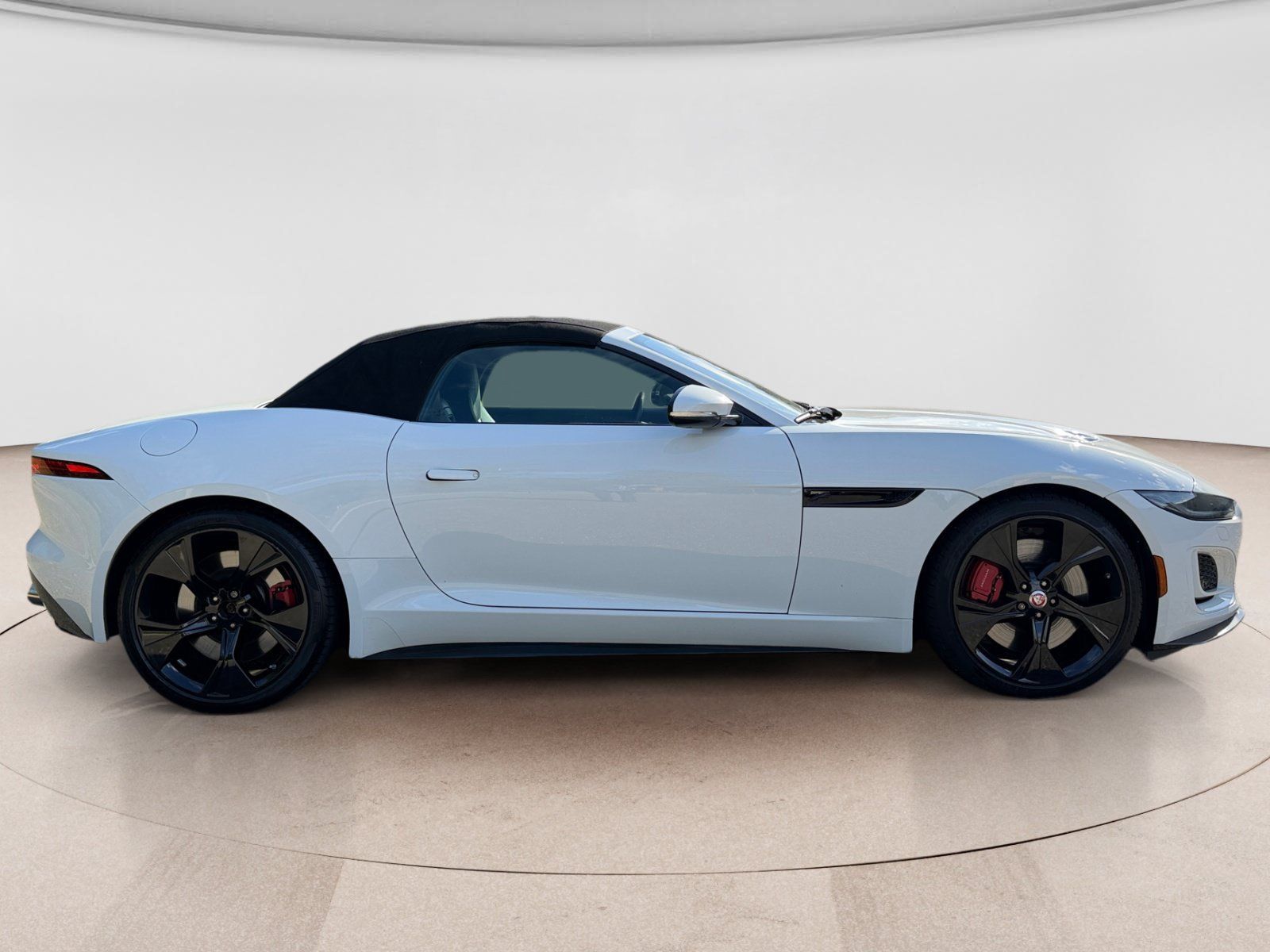 Used 2023 Jaguar F-TYPE R-Dynamic AWD/4WD image 6