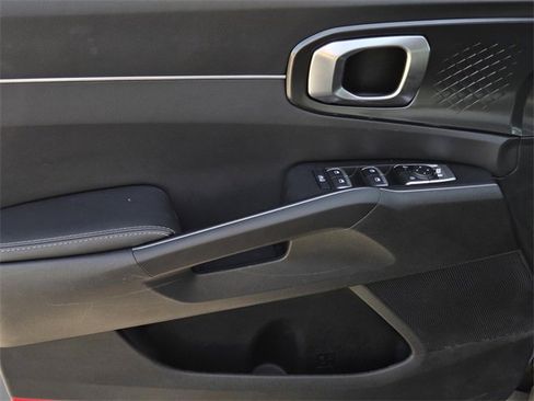 Certified 2025 Kia Sorento EX image 19