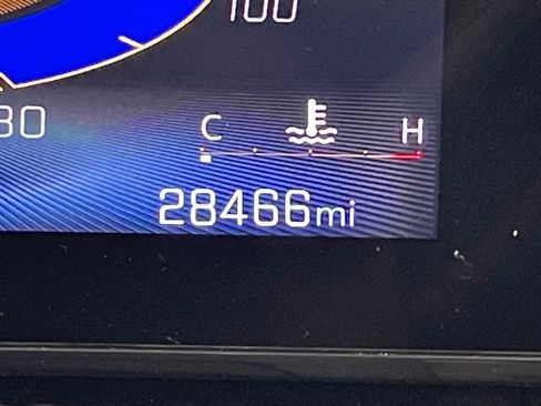 Used 2024 Chevrolet Trax RS w/ Sunroof Package image 2