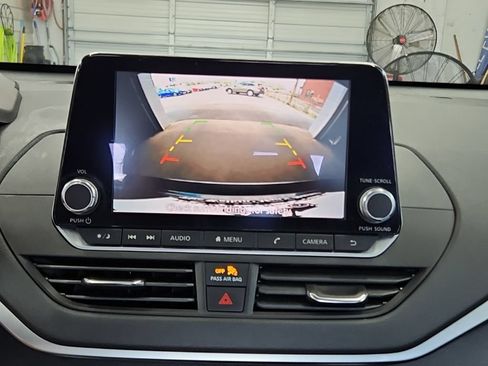 Used 2021 Nissan Altima 2.5 SV FWD image 16