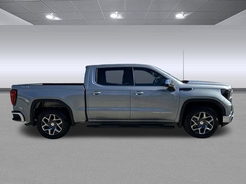 Used 2024 GMC Sierra 1500 SLE image 2
