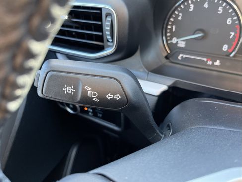 Used 2023 Ford Explorer XLT w/ Equipment Group 202A image 16