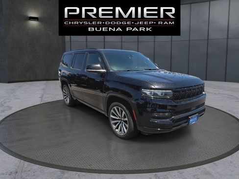 Used 2022 Jeep Grand Wagoneer Series II w/ Convenience Group III AWD/4WD image 2