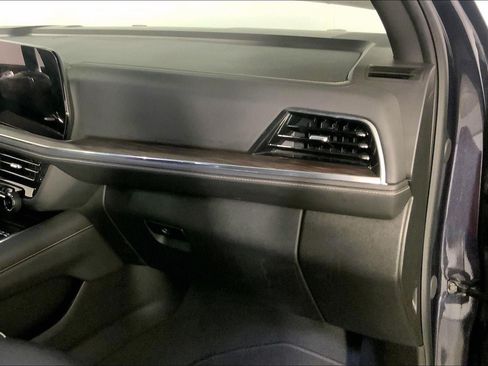 Used 2025 Chevrolet Tahoe Premier AWD/4WD image 16