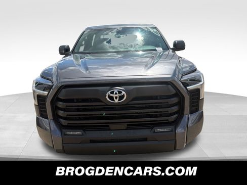 Used 2025 Toyota Tundra SR5 w/ SR5 Premium Package AWD/4WD image 8