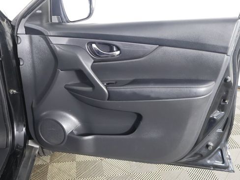 Used 2018 Nissan Rogue SV AWD/4WD image 22