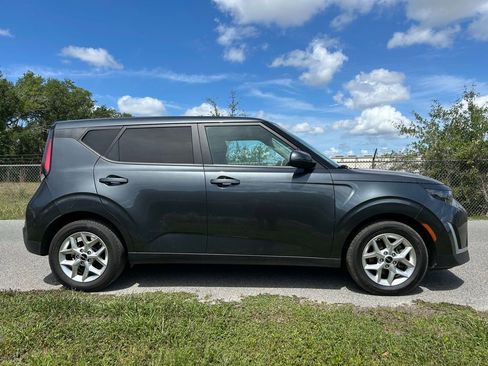 Used 2023 Kia Soul LX w/ Option Group 015 FWD image 7