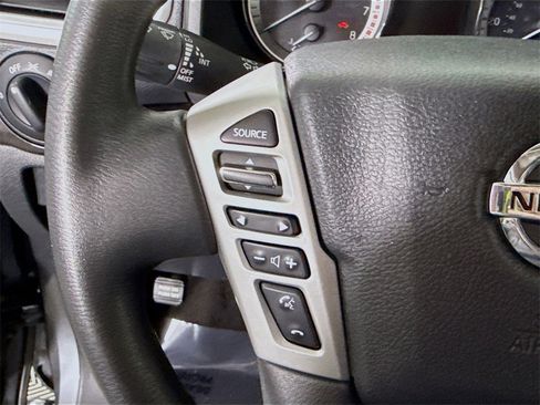 Used 2017 Nissan Titan SV image 19