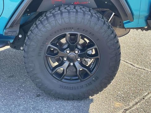 Used 2020 Jeep Wrangler Sport image 11