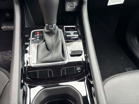 New 2026 Jeep Compass Limited image 9