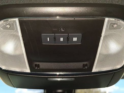 Used 2022 Dodge Charger R/T RWD image 8
