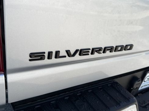 Used 2022 Chevrolet Silverado 2500 LTZ w/ LTZ Plus Package AWD/4WD image 18