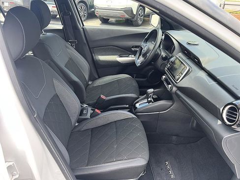 Used 2019 Nissan Kicks SV w/ Exterior Electronics Package FWD image 17